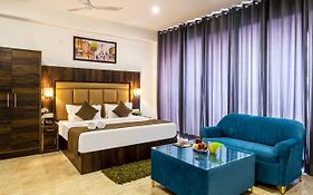 Hotel Apple Tree By Hotel Kiara - Near Mahipalpur Market